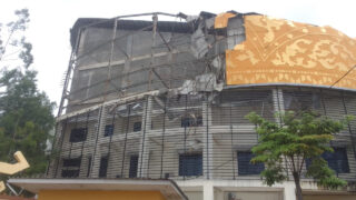 Kantor DPRD Kabupaten Pesawaran Ambruk